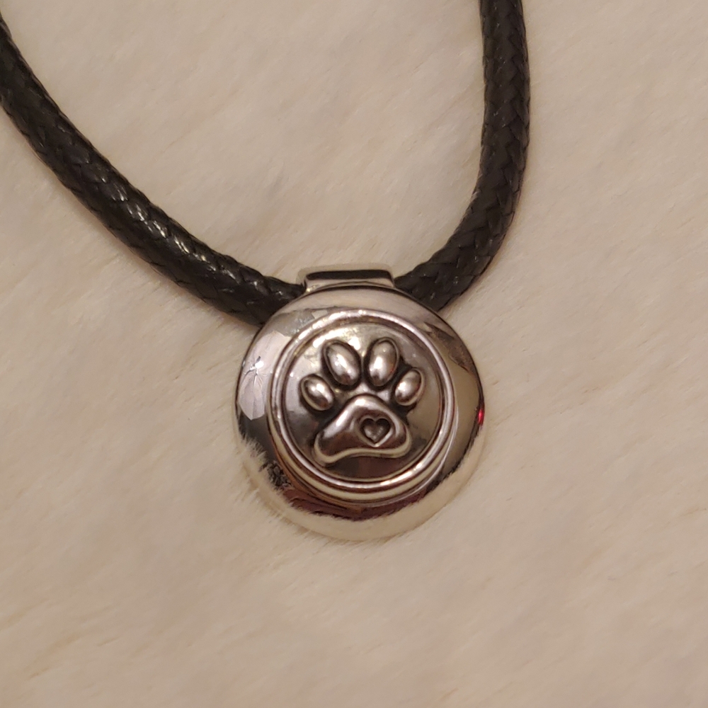 ✨4/$20✨ NWOT Dog Love Pawprint Necklace w/snap